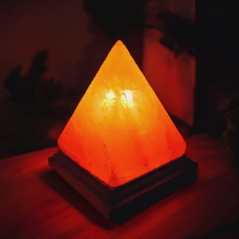 Himalaya-Salzlampe – Pyramidenform